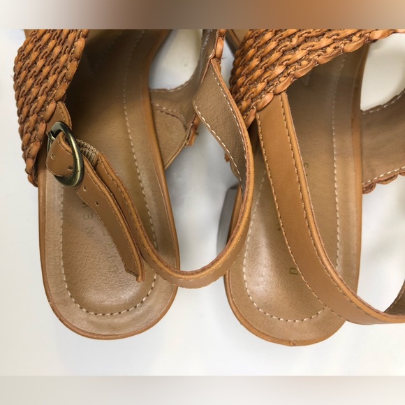 A New Direction Open Toe Strappy Stacked Block Heel Sandal Size 7.5 - Picture 7 of 10